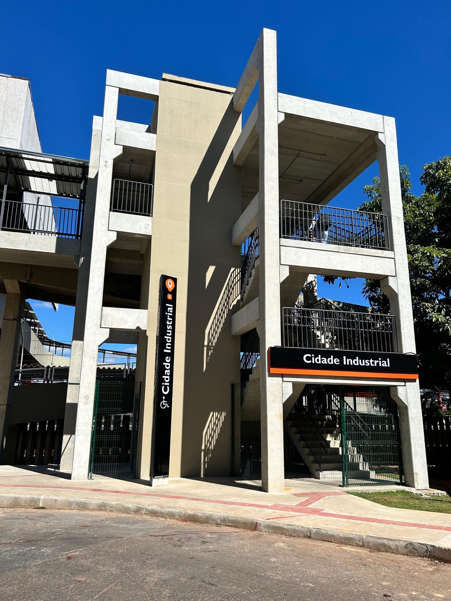 ACESSO ESTAÇÃO DO METRÔ CIDADE INDUSTRIAL