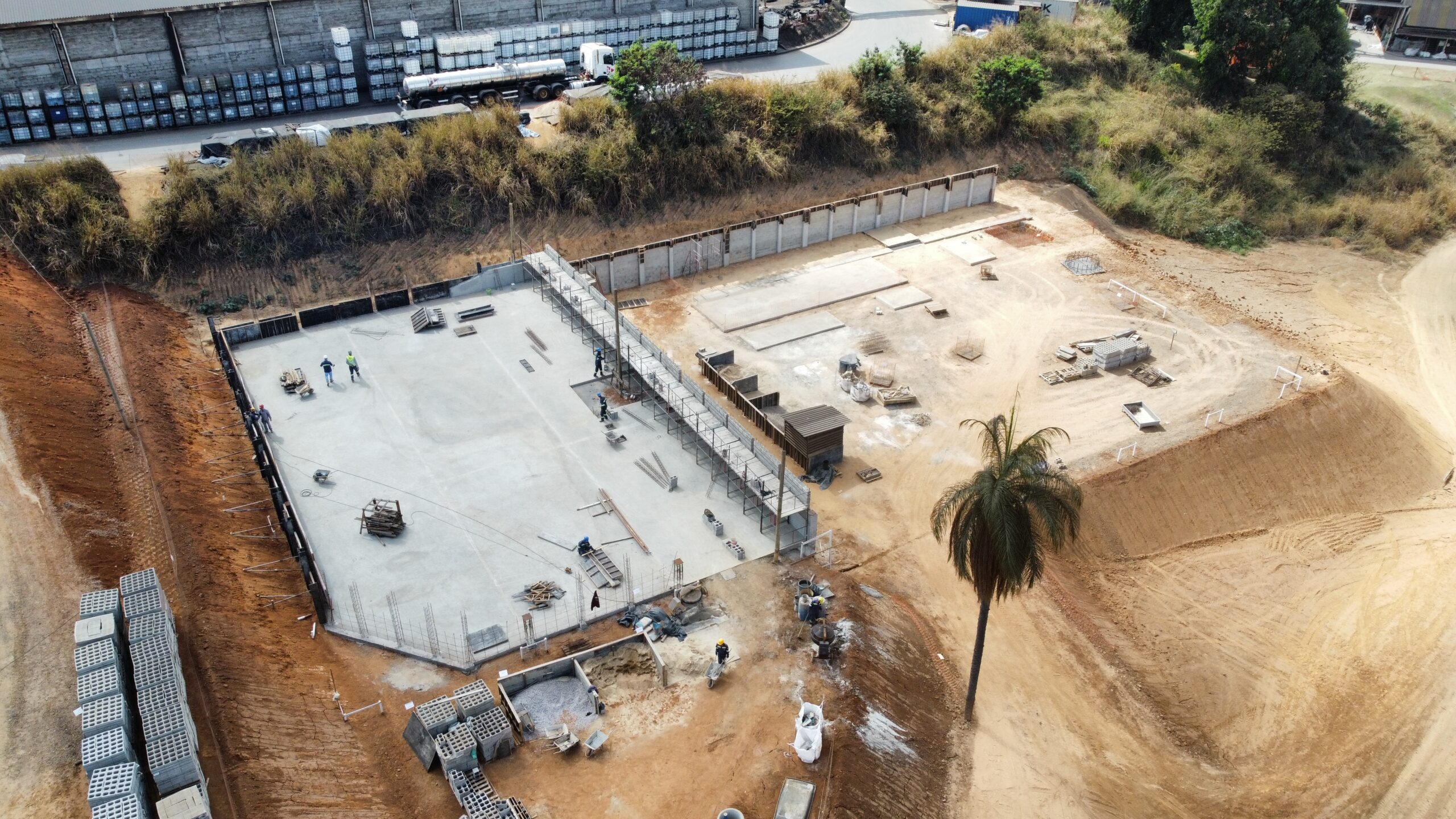 CONTENÇÃO, PISO E BASES PARA EQUIPAMENTOS